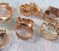 Vintage Lot 6 Prs Assorted Sizes & Patterns Goldtoned Hoop Clip-on Earrings