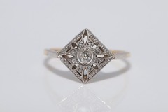 Antique Circa 1920s Art Deco 18k Gold Natural Diamond Navette Design Ring