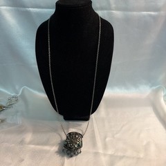 Vintage Locket Pendant With Gemstones On It 36 In Long & Locket Opens