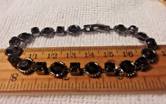 Vintage Jewelry: Black Plastic Stone Bracelet 8″ 03-01-2025