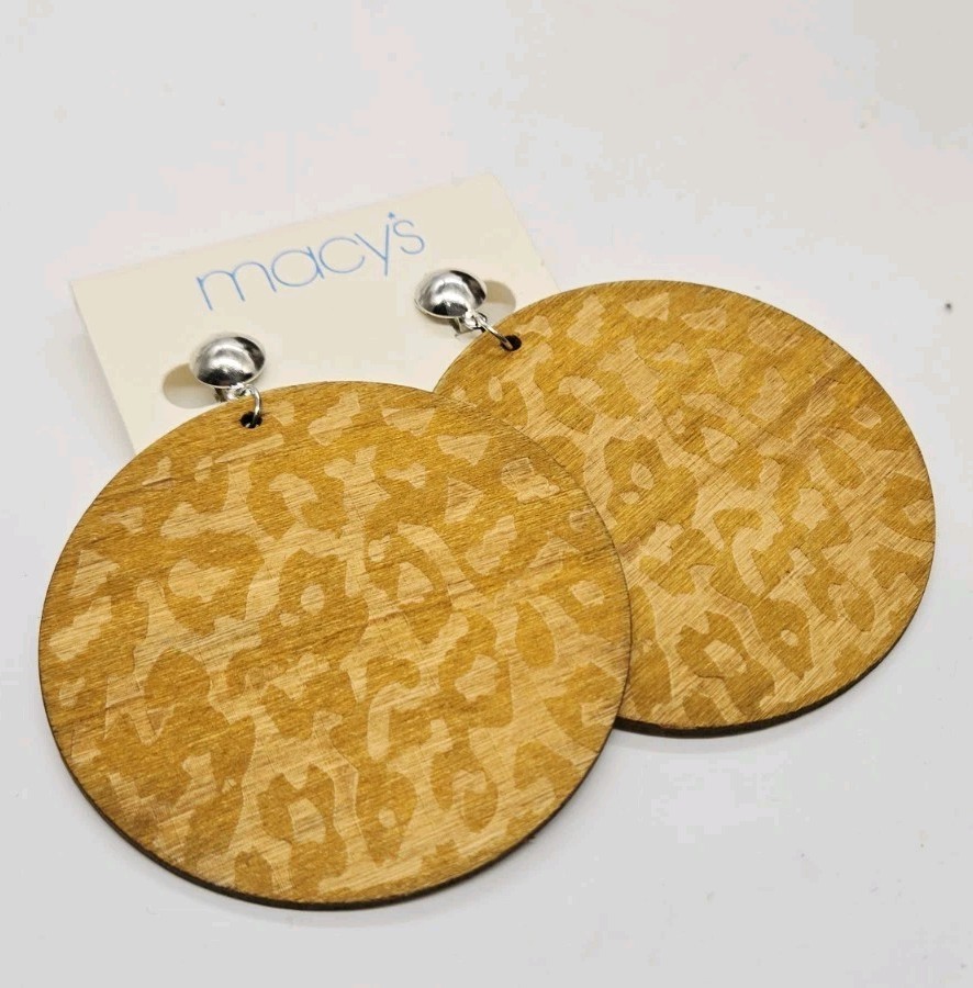 Leopard Wood Clip on Earrings Dangle Silver tone Boho 80’s style Vintage Macy’s