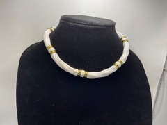 VINTAGE CLASSIC ACRYLIC White with gold-tone accent necklace 16 inches Short
