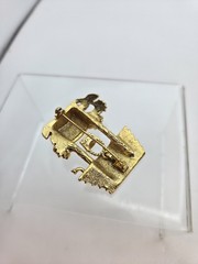 Vintage Wishing Well Brooch Movable Gold Tone 1.75″