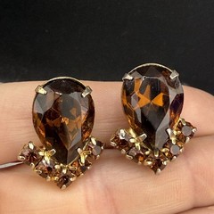 Vintage Weiss Brooch Clip On Earrings Set Tassel Rhinestones Gold Tone Brown