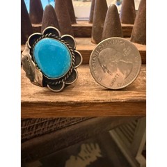 Native-Made Vintage Turquoise and Sterling Silver Ring Sz. 6