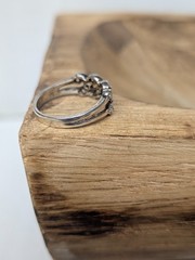 Vintage 925 Sterling Silver Clear Stone Wavy Design Ring Size 7