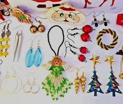 VTG Mixed JEWELRY LOT Everyday + Christmas Retro Earrings Brooches Pins Bracelet