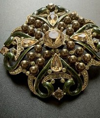 Vtg Champagne Pearl Green Rhinestones Enamel Gold Brooch Art Deco Nouveau Style!