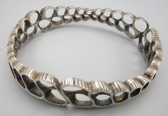 UNUSUAL ARTISAN STERLING SILVER TURRITELLA SEASHELL BANGLE BRACELET
