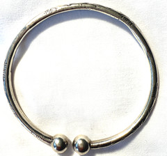 VINTAGE STERLING SILVER BANGLE WEST INDIES ISLAND BALL CUFF BRACELET 22g