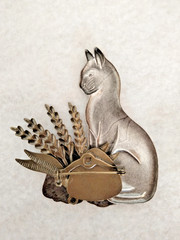 Vintage Multi-Metal Cat with Pumpkins Cat Brooch (160 – 2360)