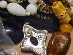 vintage-to Now-BROKEN -REAL JUNK-ALL NOT WEARABLE-GOLD TONE-jewelry Lot- 14 Lb
