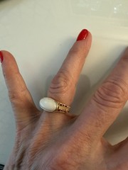 PRISTINE VINTAGE 14k GOLD WHITE CORAL RING ~SIZE 6 ~ORNATE FILIGREE SETTING