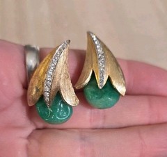 Vtg Marvella Green Jade Goldtone Clip On Earrings #110
