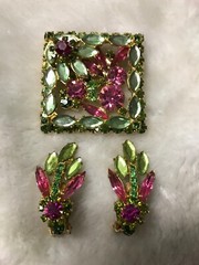 RARE Vtg Juliana D&E Book Set Pink Green Brooch & Earrings Set Uranium Glass