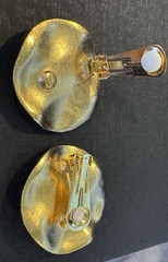 Vintage Cabochon Clip Earrings Fuchsia Pink Chunky Mogul Runway Gold Tone