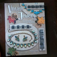 Hardcover Jewelry & Watches Guide Book, English – Vintage Jewelry for Investment