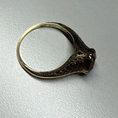 Antique. 14K Gold 1.5 Carat Ruby Antique Filigree Ring Size 6.5 Grams 2.0