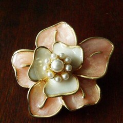 Retro Butterfly Flower Pearl Brooch Antique Engraved Vintage Pins Jewelry