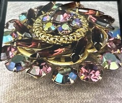 VTG UNSIGNED Round Peacock Blue Aurora Borealis Iridescent Rhinestone Brooch, 2”