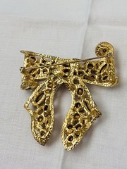 Vintage Unsigned Hollycraft 1957 Style Bow Brooch Pin Multi Color Rhinestone Pas