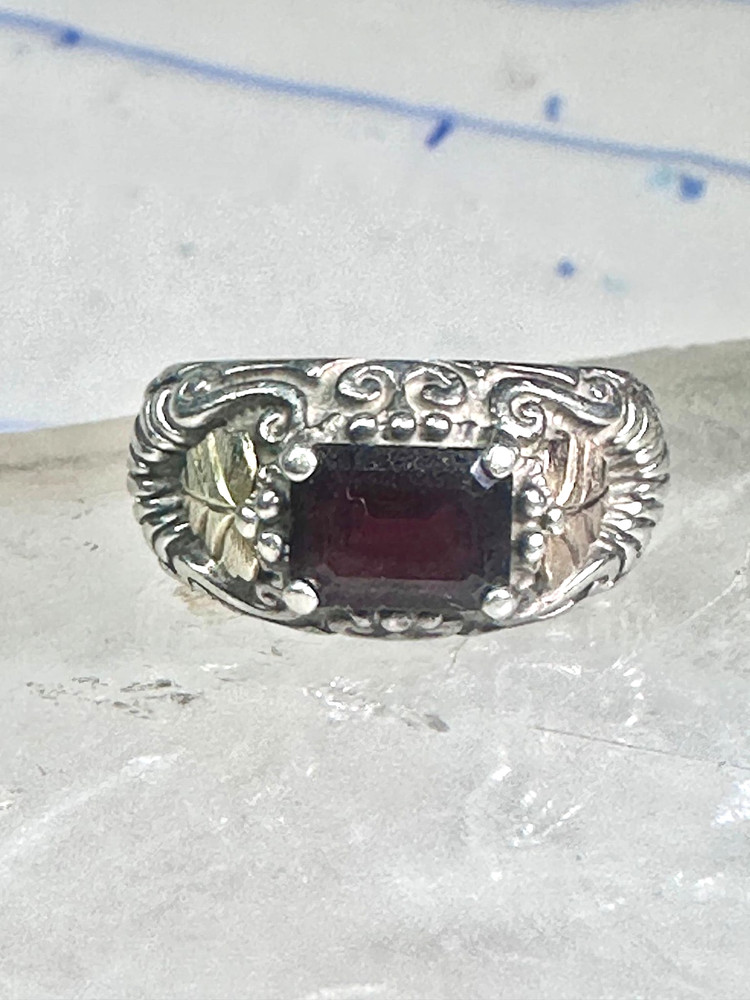 Black Hills Gold ring wedding band garnet leaves size_5.5 sterling silver women