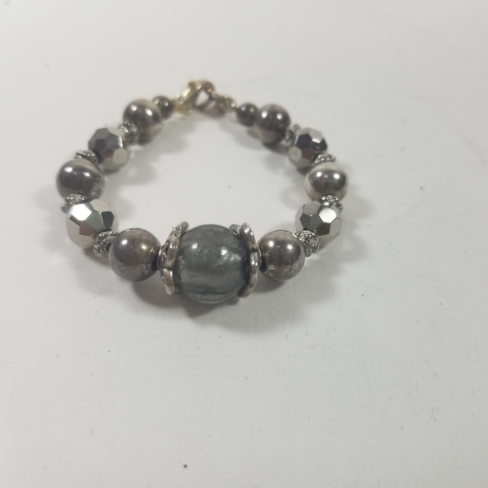 Vintage Stretch Bracelet Faceted Glass & Metal Beads Silver Tone Tiny 5.75″