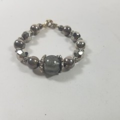 Vintage Stretch Bracelet Faceted Glass & Metal Beads Silver Tone Tiny 5.75″