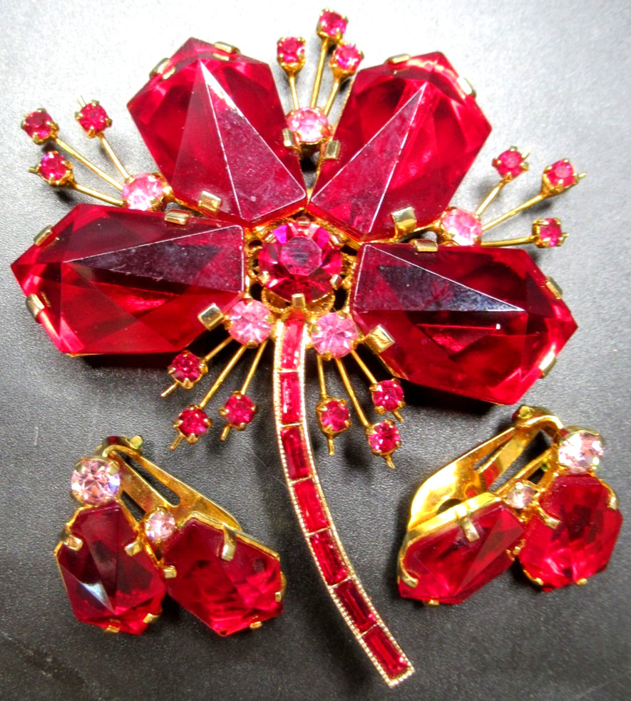 AUSTRIA Gorgeous Red Gammatic Rhinestone Vintage Brooch Earring Set
