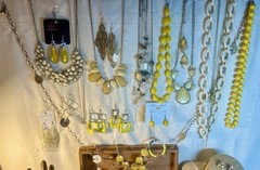 Grandma’s Yellow Themed VTG to Mod Estate Jewelry Box Lot 100+ Pieces/2.5lbs