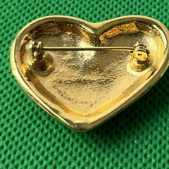 2 Vintage Hearts Brooches Pins Polished Gold Tone 1 Open Heart Flat & 1 Solid