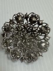 VTG STYLE DOMED 1.75”D BROOCH PIN SILVER TONE BLUE SAPPHIRE BLUE RHINESTONES