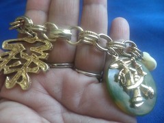 ASIAN GREEN AND WHITE GOLD TONE CHUNKY CHARM BRACELET
