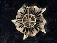 Vintage Flower Brooch Gold Tone Expan brand Crystal Rhinestones 2 in