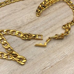 Avon Curb Chain Necklace 19″ Classic 1/4″ Wide Gold Tone Unisex Statement Collar