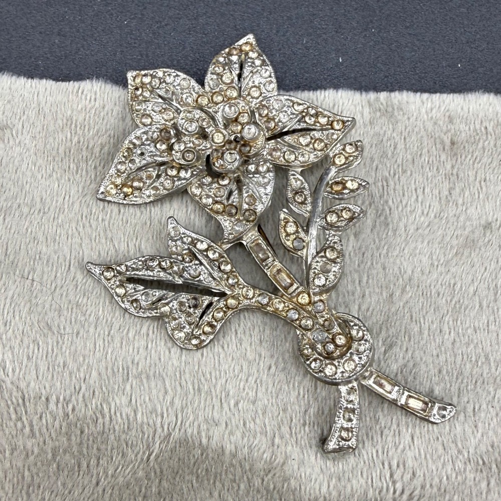 Vintage Pot Metal Brooch Silver Tone Rhinestone Flower READ