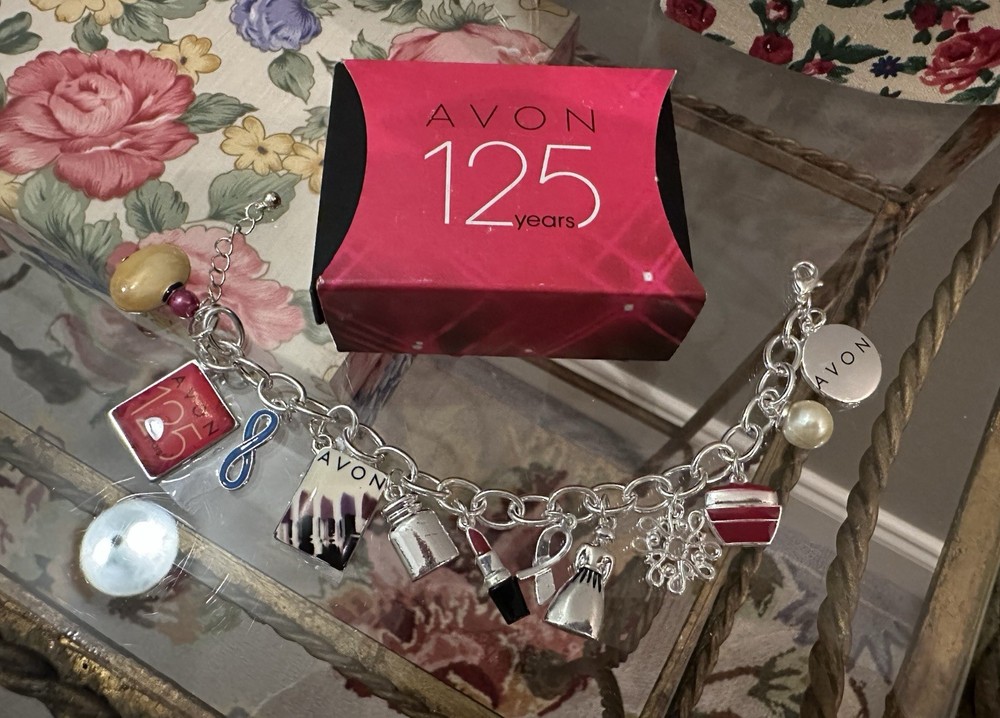 Vintage NIB Avon 125th Anniversary Charm Bracelet Silver Tone 7-8 Inch