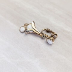 Vintage Clip On Earrings Gold Tone & White Stylish Dangle Drop Earrings