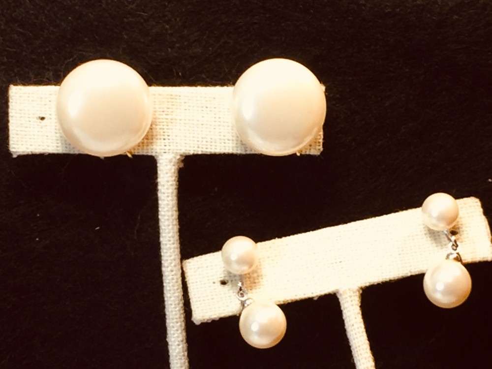 Vtg. Marvella Faux Pearl Drop & Button Gold &Silver Tone Screw Back Earrings