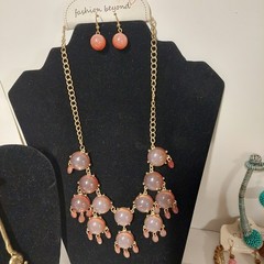 21 Pc VINTAGE Jewelry Lot 14 Necklace And Earring Sets & 6 Single Necklaces