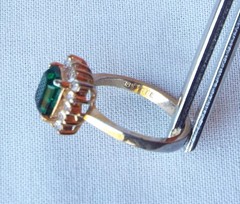 Vintage faux emerald ring 18 KT GEL yellow gold plate size 7 clear rhinestones