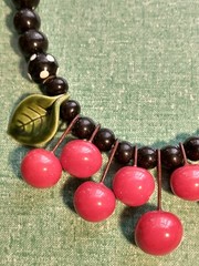 Vtg Flying Colors Rockabilly Pin-Up Red Cherries Black Dot Ceramic Bead Necklace