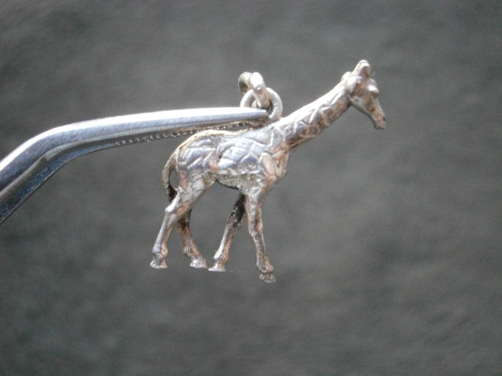 Walking Giraffe Vintage Solid Sterling Silver Bracelet Charm Pendant 2.0g