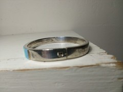 Vintage 925 Sterling Silver Blue Fire Opal Inlay Hinged Bangle Bracelet Mexico