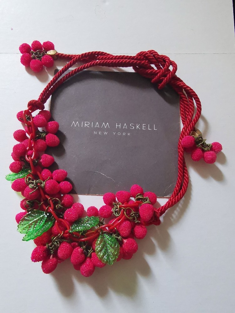 MIRIAM HASKELL HESS 20’S RED SILK CORD & LUCITE CHAIN CHOKER SUGAR BEAD CLUSTERS