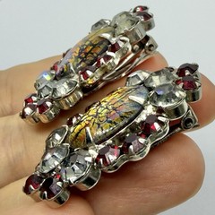 Vtg Juliana D&E Book Piece Cat Eye Glass Cabochon Earrings Red Clear Silver Clip