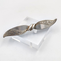 Teka Theodor Klotz 835 Silver Ornate Engraving Bow Brooch Pin Art Nouveau Era
