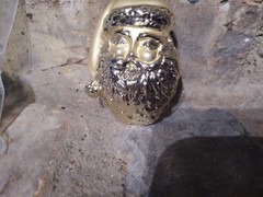 Brooch Pin Santa Christmas Gold Tone Head Pin Metal Matte Gloss Vintage Jewelry