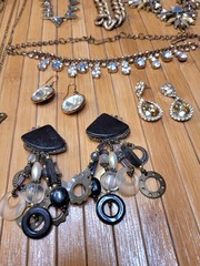 Vintage to Now Jelwery Lot of 25 Estate Sale Mixed Untested And Unsearched