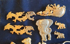 Vintage Lot of 14 Animals Brooches / 1 Clip Earrings (2621)